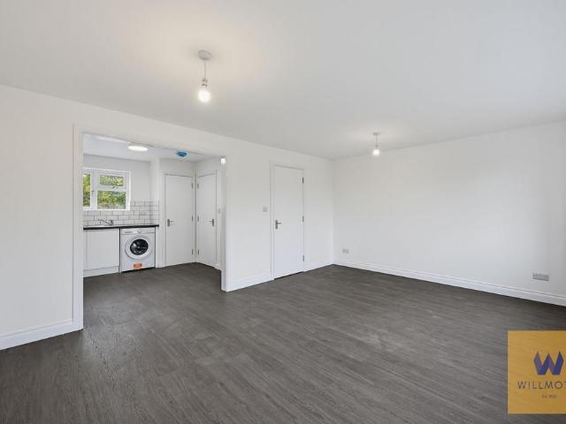 Ashburnham Road, Richmond, TW10 2 bed flat to rent £1,850 pcm £427 pw