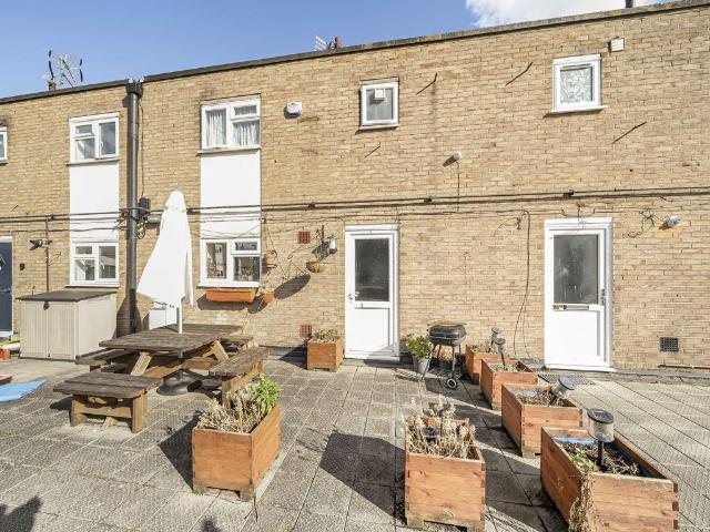 Ashburnham Road, Richmond TW10, 3 bed flat to rent, £2,500 pcm | PrimeLocation