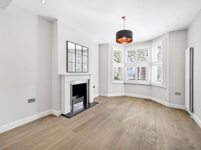 Ashcombe Street, London, SW6 4 bed terraced house to rent £8,000 pcm £1,846 pw