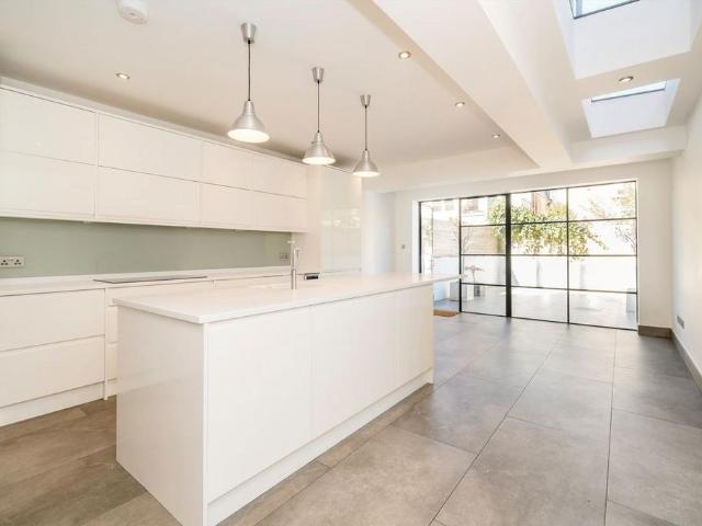 Ashcombe Street, London SW6 4 bed terraced house to rent £8,000 pcm £1,846 pw