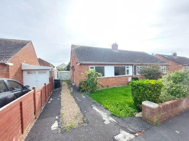 Ashcott Drive, Burnham On Sea TA8, 2 bed bungalow to rent, £1,200 pcm | PrimeLocation