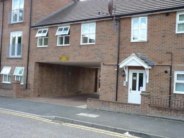 Ashcroft Primett Road, STEVENAGE SG1 2 bed flat to rent £1,395 pcm £322 pw
