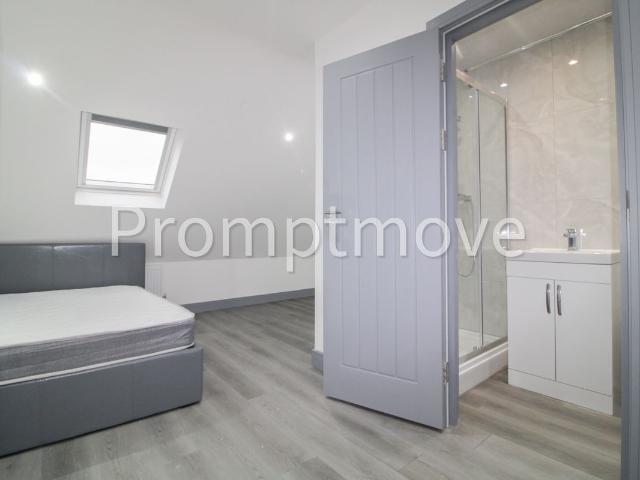 Ashcroft Road, Luton LU2, Property to rent, £900 pcm | PrimeLocation