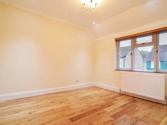 Ashdon Road, Bushey, WD23