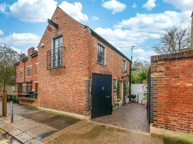 Ashdon Road, London, NW10 4EH, United Kingdom | 2 bed townhouse for rent #126327847 | Rentberry