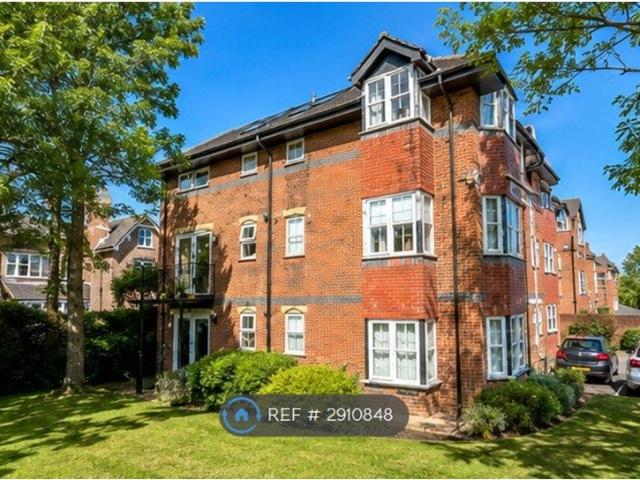 Ashdown House, Guildford GU1, 2 bed flat to rent, £1,550 pcm | PrimeLocation