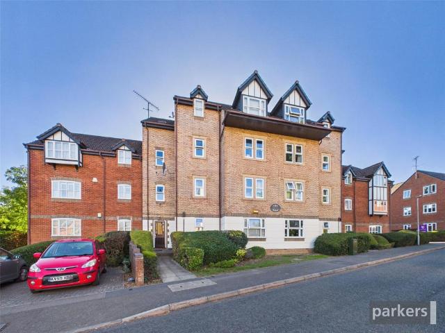 Ashdown House, Reading RG1 2 bed apartment to rent £1,300 pcm £300 pw
