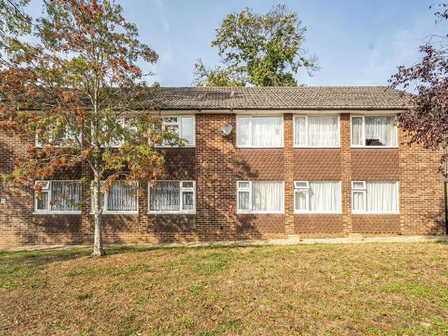 Ashdown Road, Chandler's Ford, Eastleigh, Hampshire SO53, 2 bed maisonette to rent, £1,300 pcm | PrimeLocation