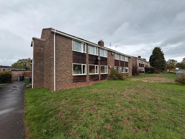 Ashdown Road, Chandlers Ford SO53 2 bed maisonette to rent £1,250 pcm £288 pw