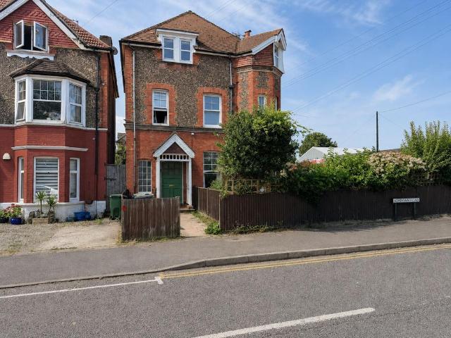 Ashdown Road, Bexhill On Sea TN40 2 bed flat to rent £1,100 pcm £254 pw