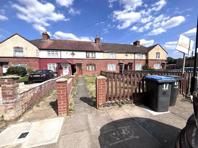 Ashdown Road, Enfield EN3 3 bed terraced house to rent £2,100 pcm £485 pw