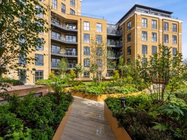 Ashdown Road, London, KT1 2UE, United Kingdom | 2 bed apartment for rent #140800583 | Rentberry