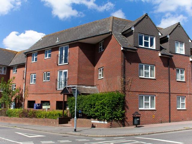 Ashenground Road, Haywards Heath RH16, 1 bed flat to rent, £1,025 pcm | PrimeLocation