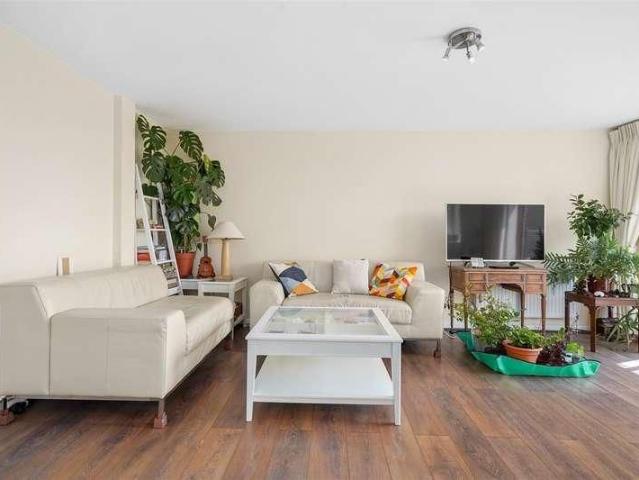 Asher Way, E1W