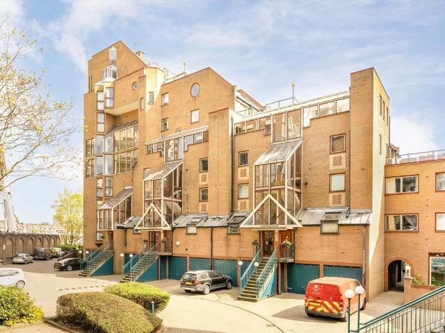 Asher Way, Wapping E1W, 1 bed flat to rent, £2,100 pcm | PrimeLocation