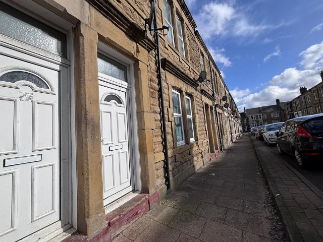 Asher Street, Gateshead, NE10 0 3 bed flat to rent £725 pcm £167 pw