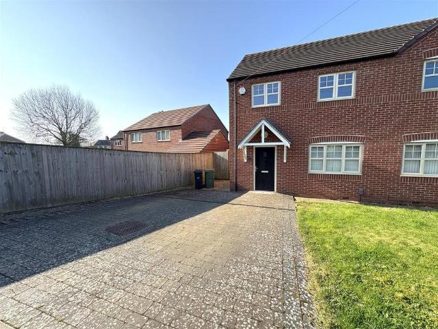 Ashfield Grove, Hasbury, Halesowen 3 bed semi detached house to rent £1,295 pcm £299 pw
