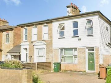 Ashford, null, TW15 4 bed semi detached house to rent £2,495 pcm £576 pw