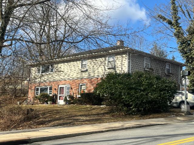 Ashford Ave