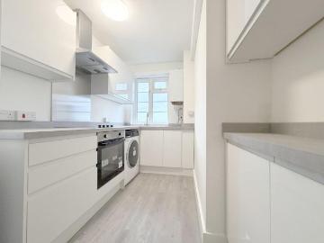 Ashford Court, Cricklewood 2 bed flat to rent £1,998 pcm £461 pw