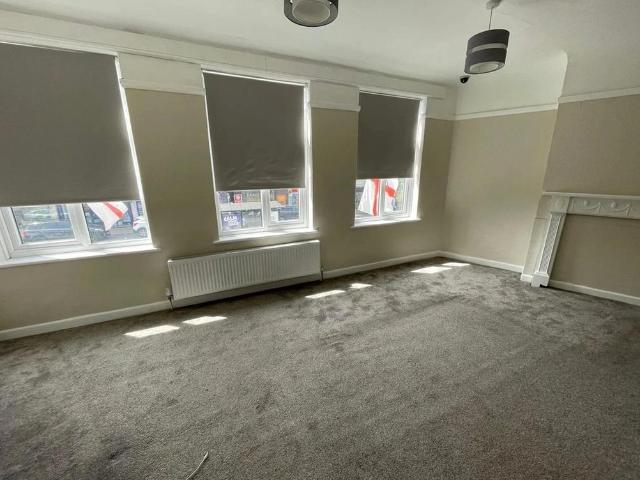 Ashford, London TW15 2 bed apartment to rent £1,800 pcm £415 pw