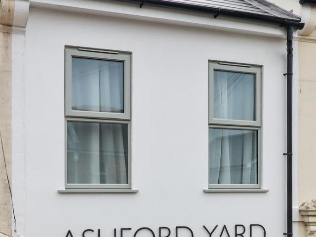 Ashford Road, Eastbourne, BN21 1 bed apartment to rent £1,150 pcm £265 pw