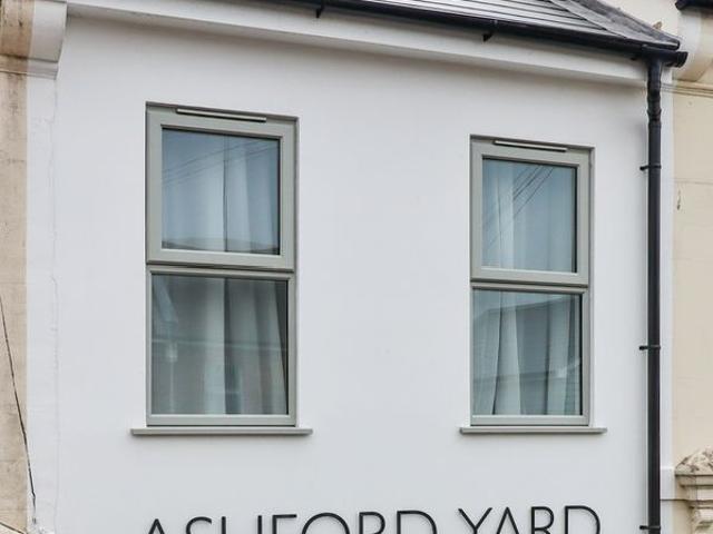 Ashford Road, Eastbourne BN21, 1 bed flat to rent, £1,150 pcm | PrimeLocation