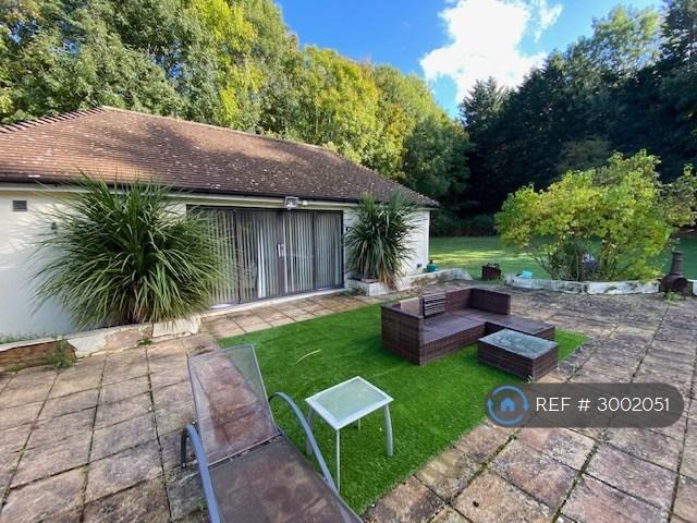 Ashford Road, Hollingbourne. 1 bed bungalow to rent £1,045 pcm £241 pw