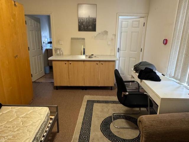 Ashgrove, Bradford BD7, 1 bed flat to rent, £495 pcm | PrimeLocation