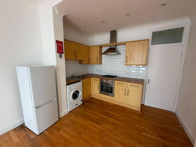 Ashgrove Road IG3, 1 bed flat to rent, £1,400 pcm | PrimeLocation