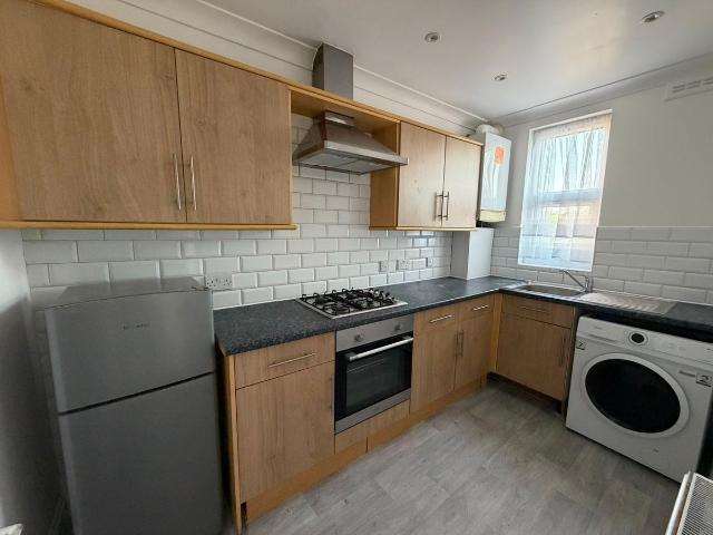 Ashgrove Road, Ilford IG3, 1 bed flat to rent, £1,450 pcm | PrimeLocation