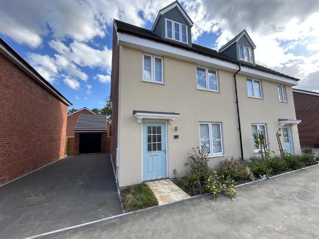 Ashington Way, DUNSTABLE, LU5 4 bed semi detached house to rent £2,200 pcm £508 pw