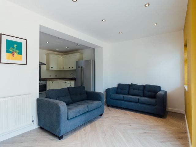 Ashleigh Drive, Loughborough LE11 6 bed house to rent £3,250 pcm £750 pw