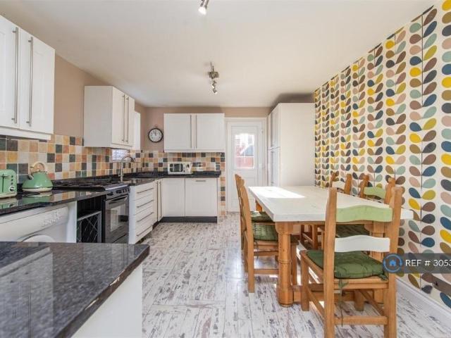 Ashleigh Grove, West Jesmond. 2 bed flat to rent £1,100 pcm £254 pw