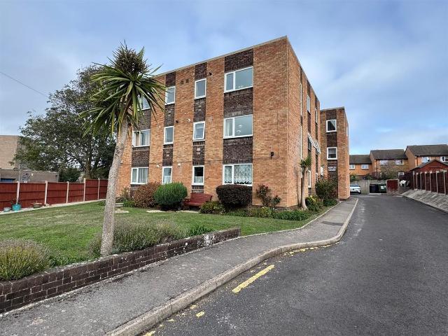 Ashley Court, Knightsdale Road, Weymouth DT4, 2 bed flat to rent, £950 pcm | PrimeLocation
