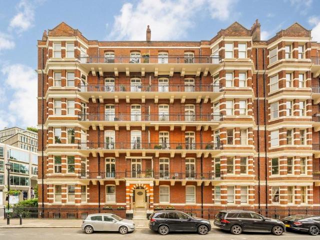 Ashley Gardens, London SW1P 4 bed flat to rent £8,996 pcm £2,076 pw