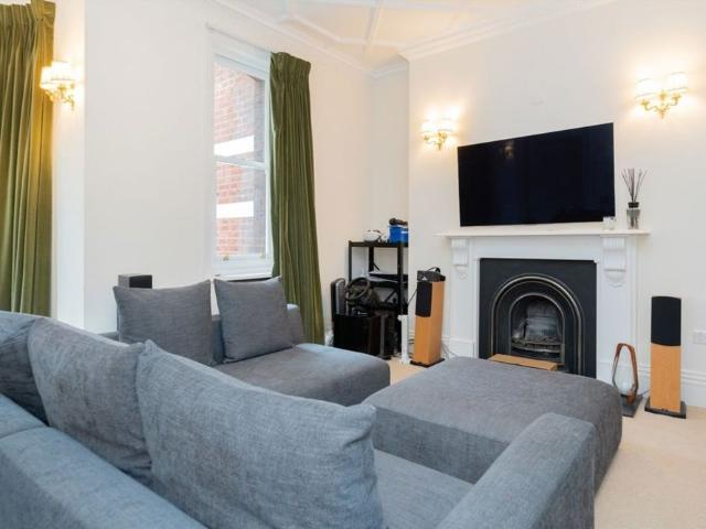 Ashley Gardens, SW1P, London