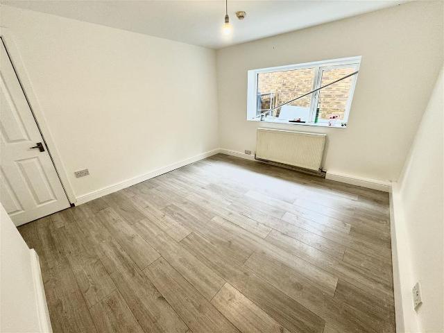 Ashley Road, Parkstone, Poole BH14, Studio to rent, £800 pcm | PrimeLocation