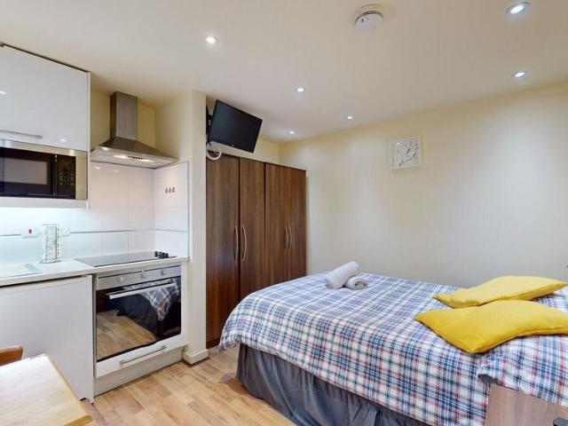 Ashmore Road, London W9 Studio to rent £1,431 pcm £330 pw