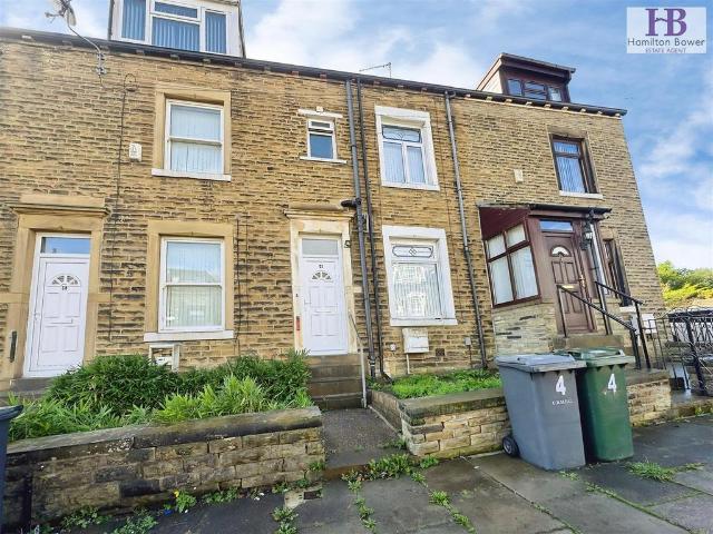 Ashmount, Bradford, BD7 3 bed terraced house to rent £950 pcm £219 pw