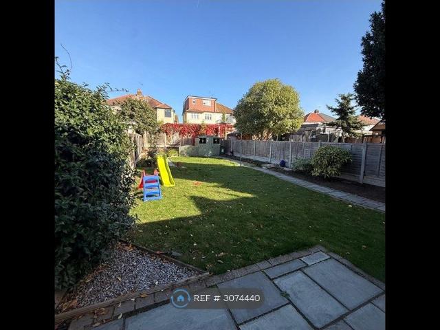 Ashmour Gardens, Romford RM1, 4 bed semi detached house to rent, £2,750 pcm | PrimeLocation