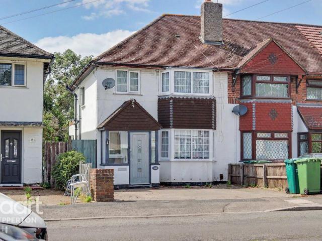Ashridge Way, SUNBURY ON THAMES 3 bed semi detached house to rent £2,250 pcm £519 pw