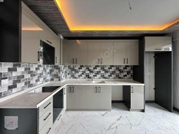 ASİLDEN BULVAR ÜSTÜ MERKZDE ARAKAT SIFIR ULTRALÜX3+1 135m2 DAİRE