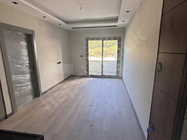 ASİLDEN SARIÇAM GÜLTEPE DE 1+1 MERKEZİ KONUMDA BULVAR ÜZERİ