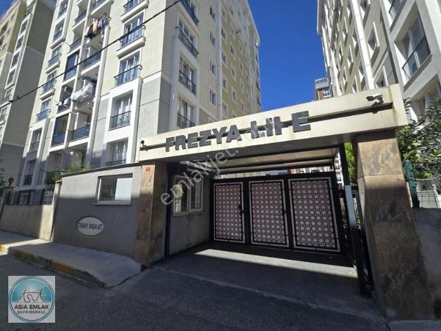 Asia'dan Metroya Adım Mesafesi Site İçi 2+1