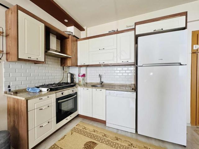 Asil Emlak'tan İstasyon Civarı 1+1 Eşyalı Satılık Ara Kat Daire