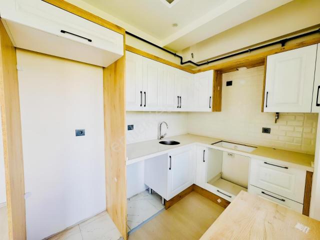 Asil Emlak'tan Site İçerisinde Ara Kat 1+1 Sıfır Daire