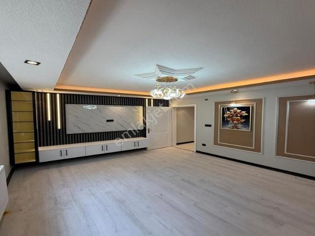 Asil Yapı'dan Full Dekorlu Acil Satılık Giriş Kat Daire !