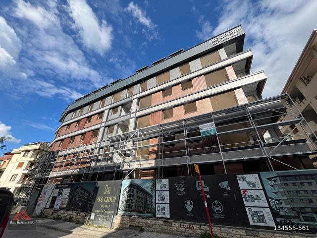 Asil'den Küçükalı Çamlık Sahil'de 2+1 net 60 m2