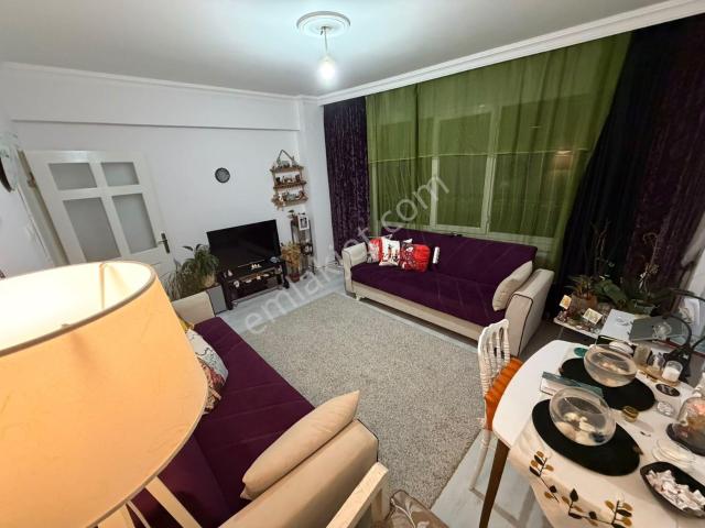 Asil'den Üçkuyularda Cadde Yanı 2+1 Bakımlı Bahçeli Daire